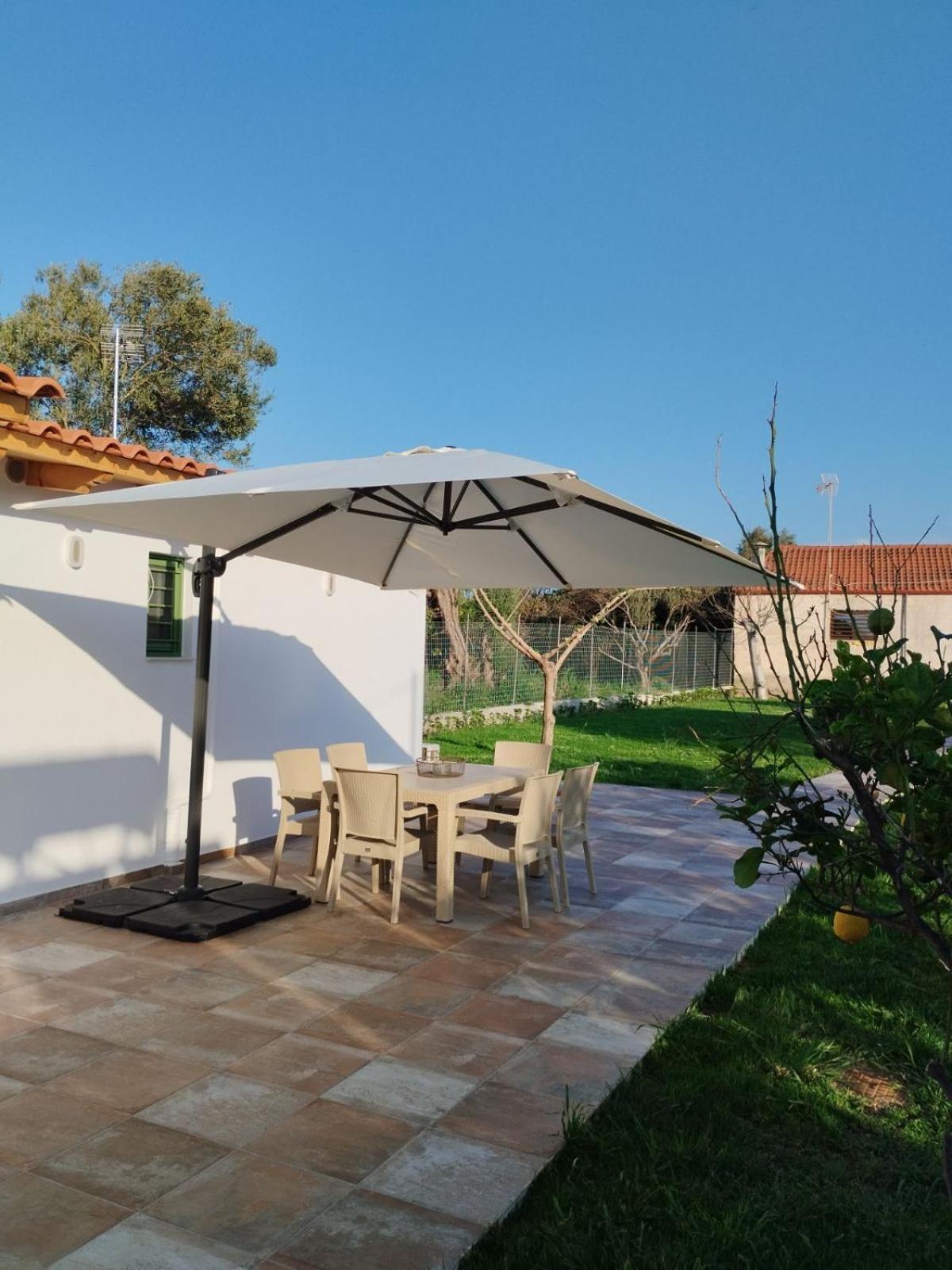 House By The Sea Villa Aigio Exterior photo